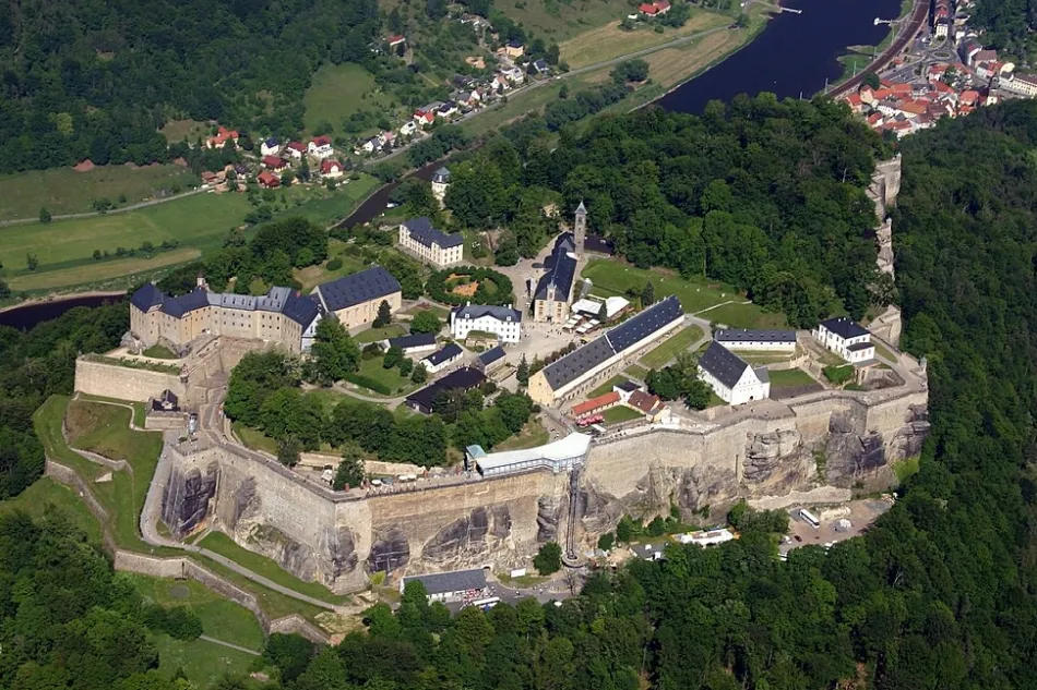 德國-薩克森-國王岩堡壘