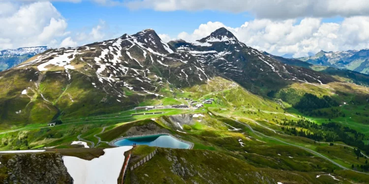 【少女峰半日遊】艾格之路健行:艾格冰川至小夏戴克、溫根小鎮漫遊