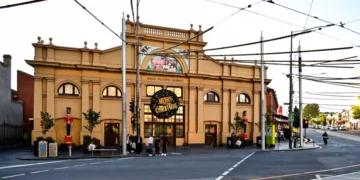 【墨爾本必訪市場】維多利亞女王市場漫遊：市場區域介紹、夏日夜市體驗