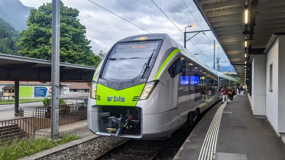 瑞士-BLS AG 營運的火車