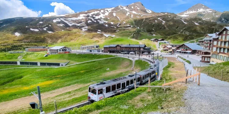 【少女峰交通攻略】因特拉肯、格林德瓦及勞特布魯嫩至少女峰交通路線介紹與票券、營運資訊分享