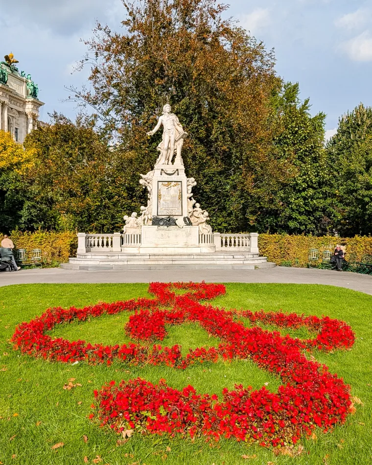 奧地利-維也納-城堡公園的莫札特
