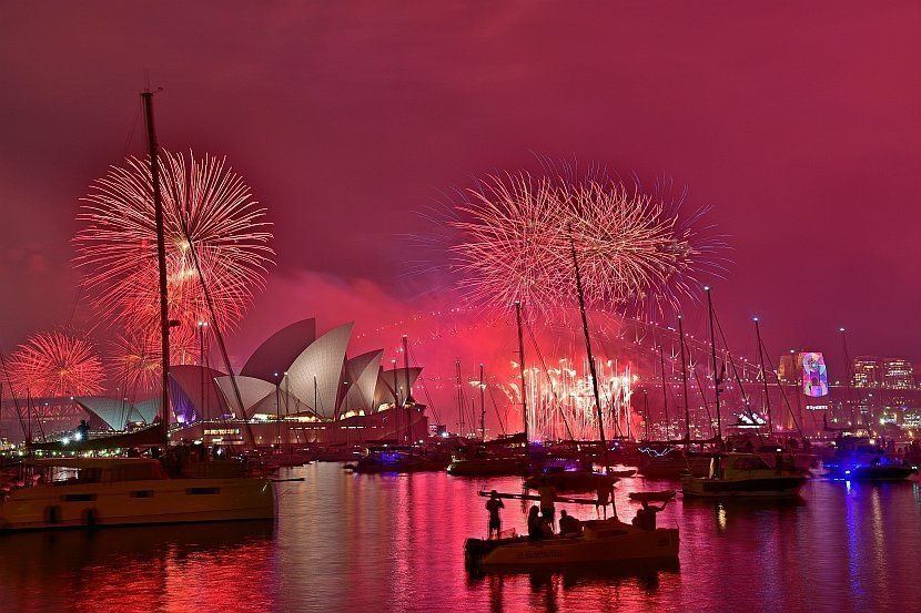 澳洲-雪梨-雪梨歌劇院與港灣大橋同框的跨年煙火