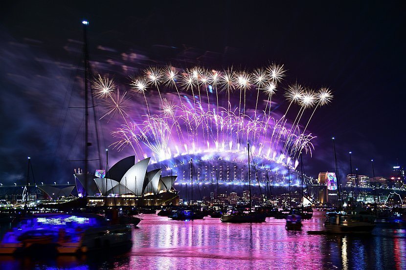 澳洲-雪梨-雪梨歌劇院與港灣大橋同框的跨年煙火