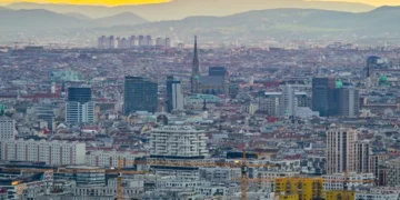 【奧地利最高塔】維也納多瑙河塔觀景台介紹、參觀資訊與交通方式說明