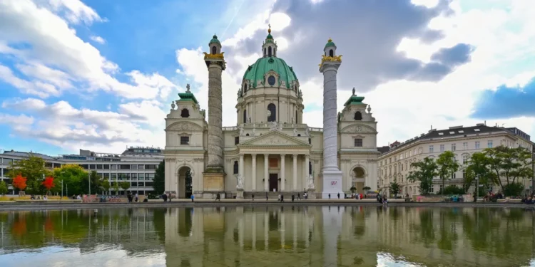 【維也納必去教堂】卡爾教堂漫遊：教堂內部與觀景台分享、音樂會簡介