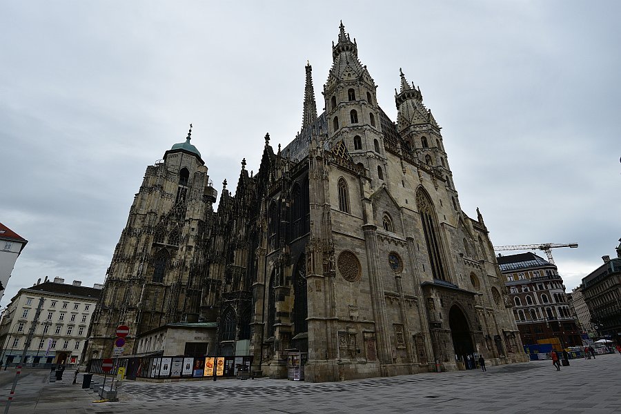 奧地利-維也納-聖史蒂芬教堂的北面