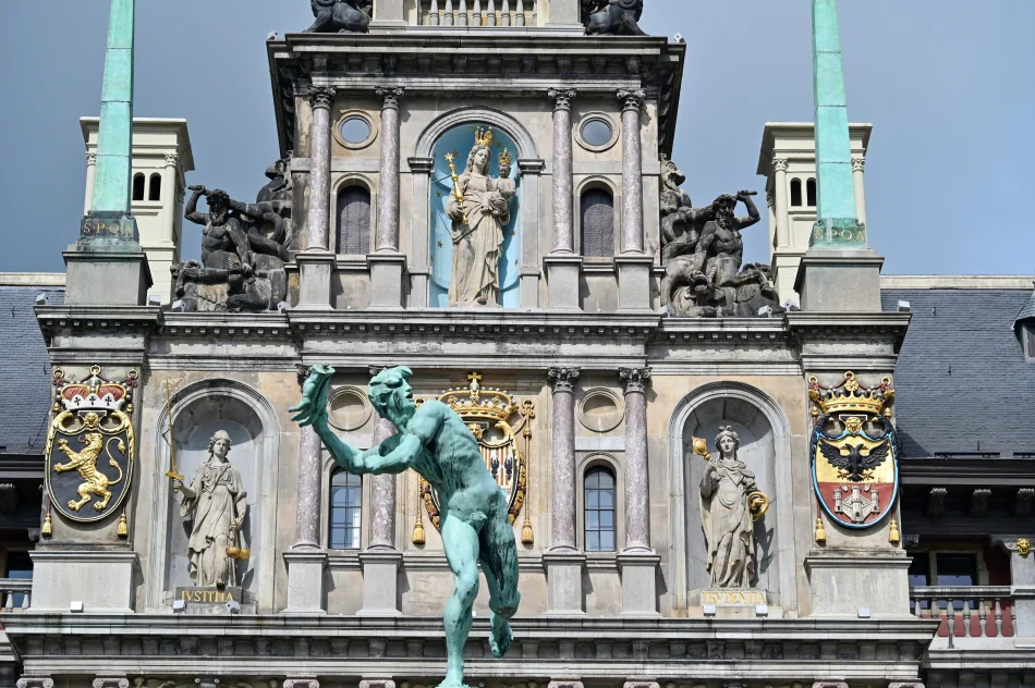 比利時-安特衛普-大廣場的Brabo Fountain