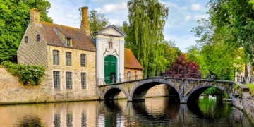 【比利時布魯日自由行攻略】 市區及郊區必去景點介紹、行程安排建議、住宿與交通分享