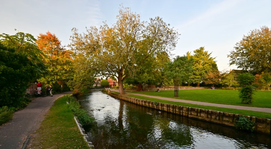 英國-坎特伯里-西城門花園