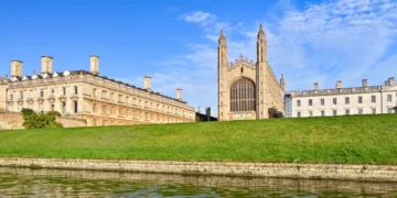 【英國劍橋自由行】倫敦出發劍橋一日遊：國王學院導覽、康河撐篙、其他景點及住宿與交通資訊介紹