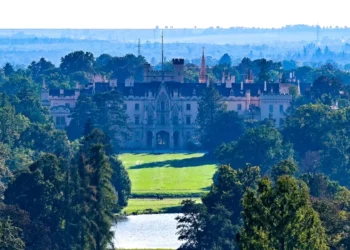 【布爾諾郊區城堡】萊德尼采城堡半日遊：歷史簡介、城堡導覽、其他參觀區域與交通方式分享