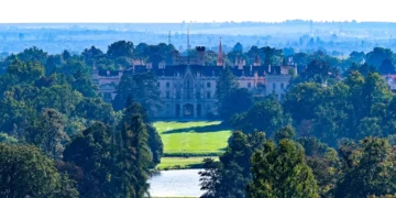 【布爾諾郊區城堡】萊德尼采城堡半日遊：歷史簡介、城堡導覽、其他參觀區域與交通方式分享