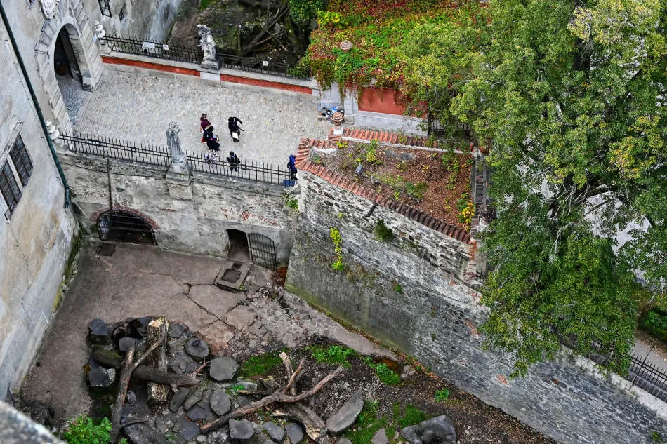 捷克-庫倫洛夫-庫倫洛夫城堡的彩繪塔