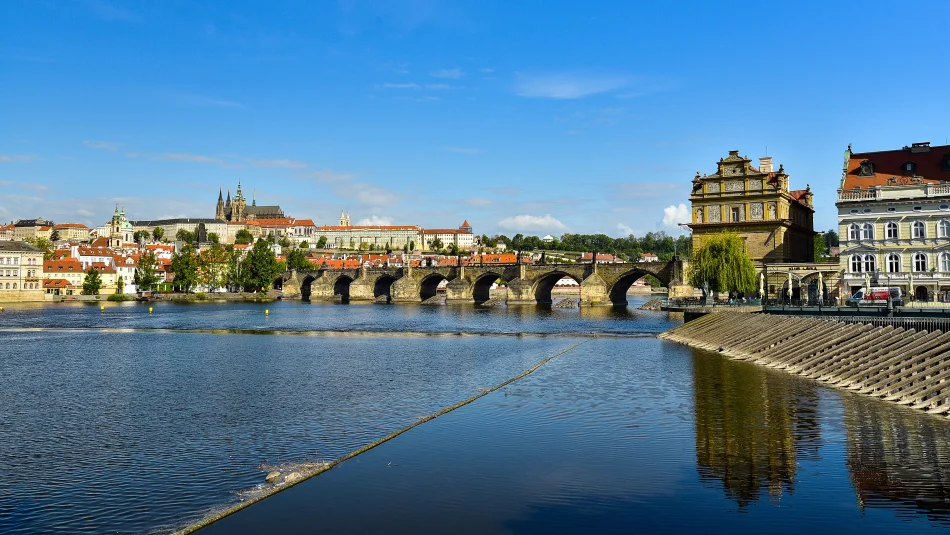 捷克-布拉格-伏爾塔瓦河與查理大橋