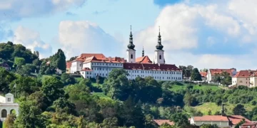 【布拉格市區】布拉格城堡區羅瑞塔教堂主教堂與聖家漫遊