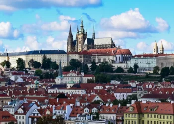 【布拉格必去景點】布拉格城堡聖維特大教堂內部參觀與南塔觀景台分享