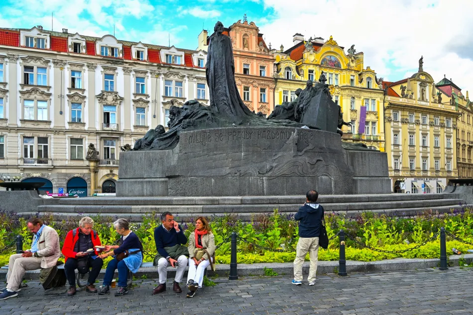 捷克-布拉格-舊城廣場-胡斯雕像