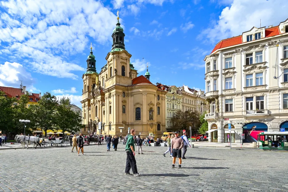 捷克-布拉格-舊城廣場的聖尼古拉教堂