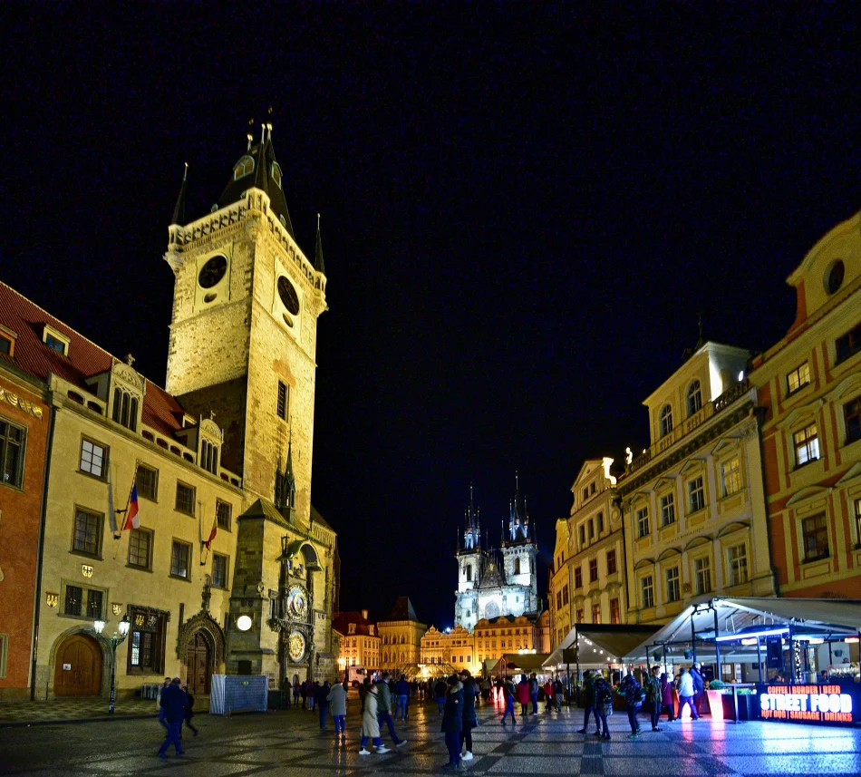 捷克-布拉格-舊城廣場-舊市政廳與泰恩教堂