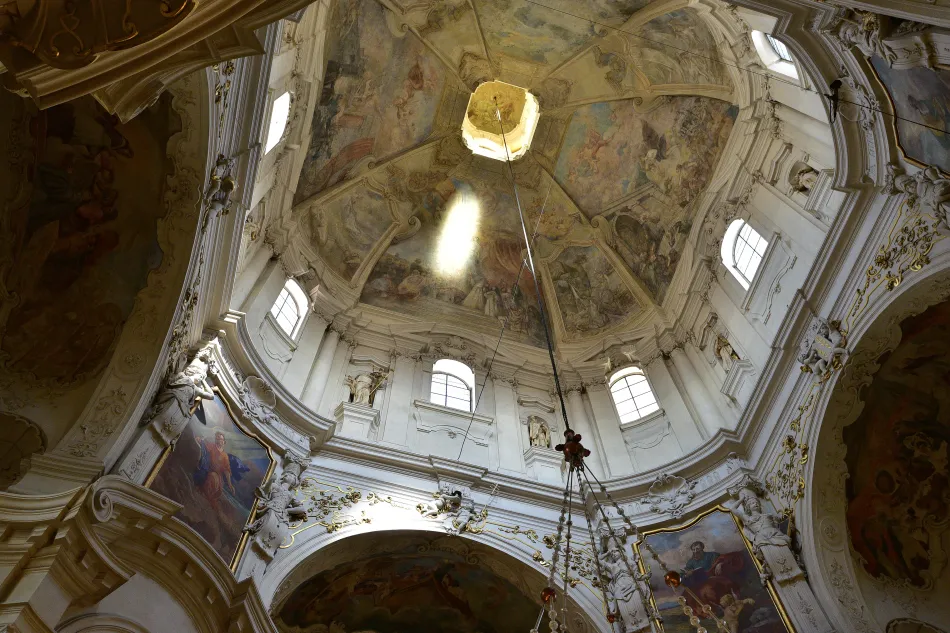 捷克-布拉格-舊城廣場的聖尼古拉教堂