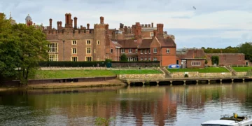 【倫敦近郊宮殿】漢普頓宮半日遊：歷史簡介、重點展間與導覽分享、參觀與交通資訊說明
