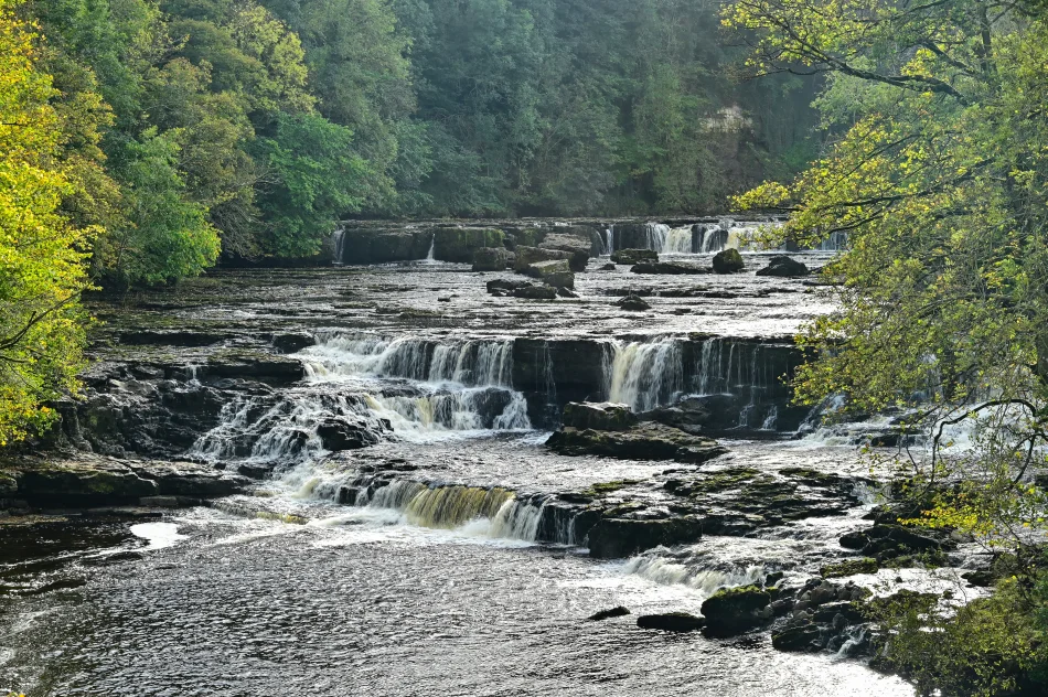 英國-約克郡谷地國家公園-艾斯加斯瀑布（Aysgarth Fall）