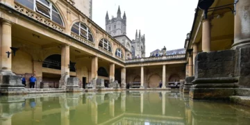 【英國必去景點】巴斯羅馬浴場漫遊：歷史簡介、大浴池與羅馬遺跡等區域分享、重點參觀資訊說明