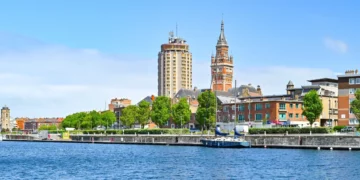 【敦克爾克半日遊】敦克爾克大撤退博物館、敦克爾克鐘樓漫遊與交通說明