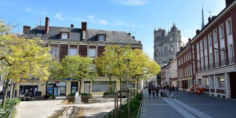 【巴黎近郊半日遊】亞眠漫遊–法國最大教堂亞眠大教堂與城區街道漫步