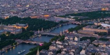 【巴黎必去景點】塞納河簡介、推薦拍攝地點與橋梁分享、塞納河遊船體驗