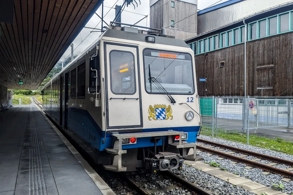 德國-楚格峰-楚格峰齒軌火車(Bayerische Zugspitzbahn)