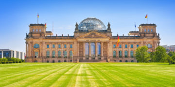 【柏林必去景點】 德國國會大廈圓頂導覽之旅、歷史簡介、周遭景點推薦