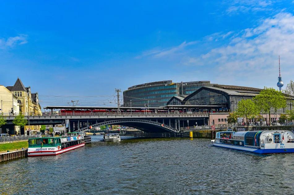 德國-柏林-柏林腓特烈大街車站