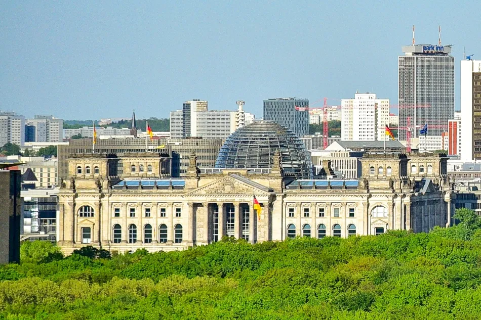 德國-柏林-勝利紀念柱（Siegessäule）欣賞國會大廈