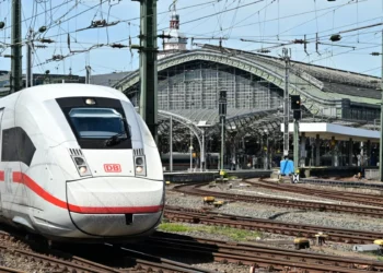 【德國旅遊入門】火車交通篇–時刻表查詢、購票與路線規劃、搭乘注意事項