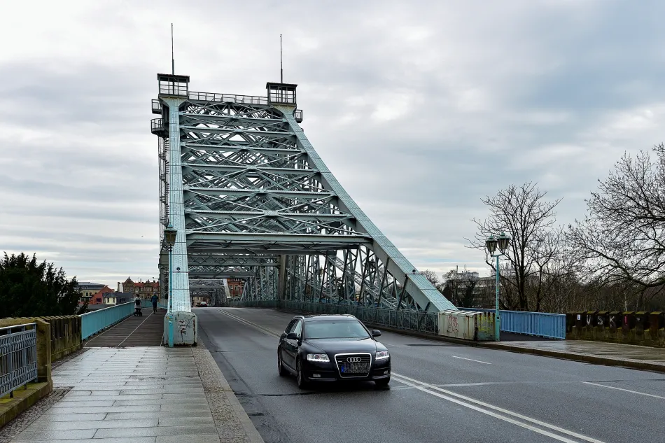 德國-德勒斯登-藍色奇蹟大橋
