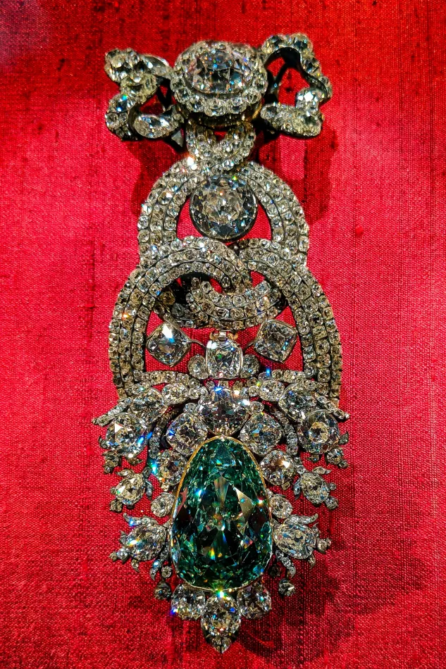 德國-德勒斯登-新綠穹珍寶館-德勒斯登綠鑽石