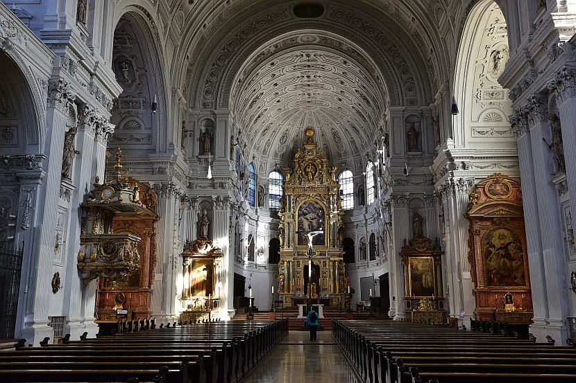 德國-慕尼黑-聖彌額爾教堂