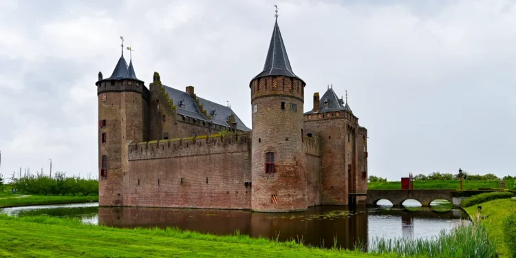 【阿姆斯特丹郊區城堡】穆登城堡騎士大廳與王子房間等展間介紹、參觀資訊與交通方式說明