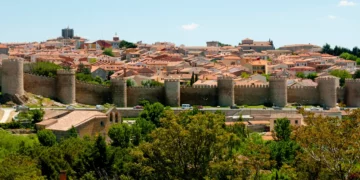 【馬德里郊區景點】世界文化遺產阿維拉大教堂、城牆﹑主廣場半日遊