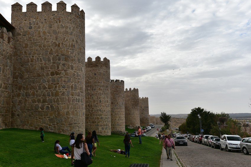 西班牙-阿維拉-城牆
