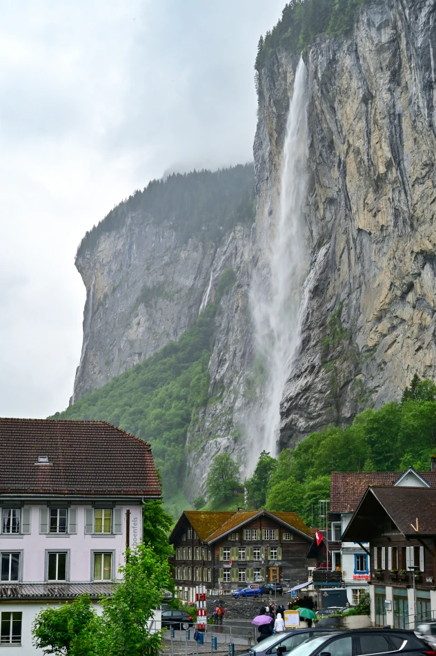 瑞士-勞特布魯嫩-施陶河瀑布（Staubbach Falls）