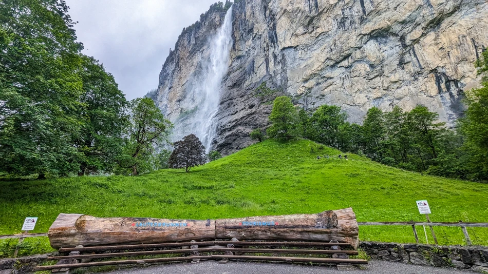瑞士-勞特布魯嫩-施陶河瀑布（Staubbach Falls）