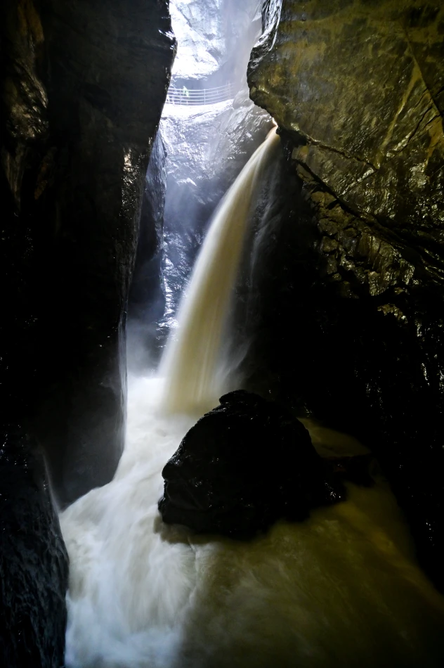 瑞士-勞特布魯嫩-特呂默爾河瀑布（Trümmelbach Falls）