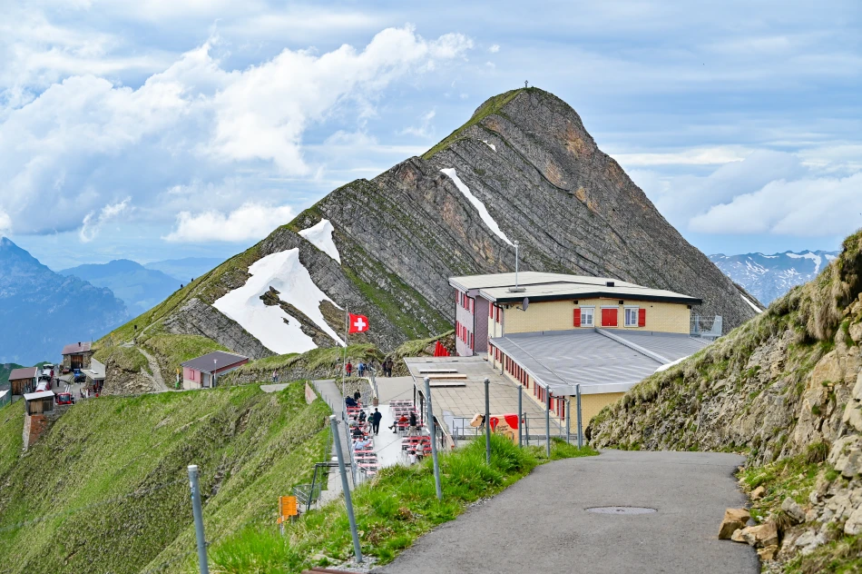 瑞士-布里恩茨-洛特峰