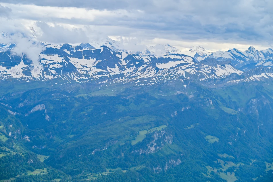 瑞士-布里恩茨-洛特峰