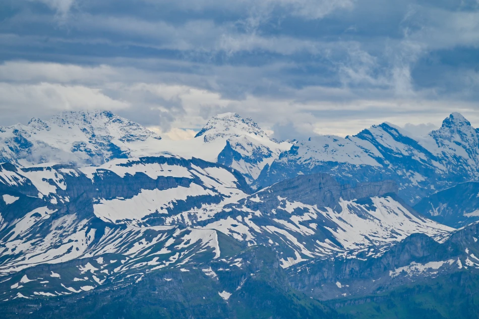 瑞士-布里恩茨-洛特峰