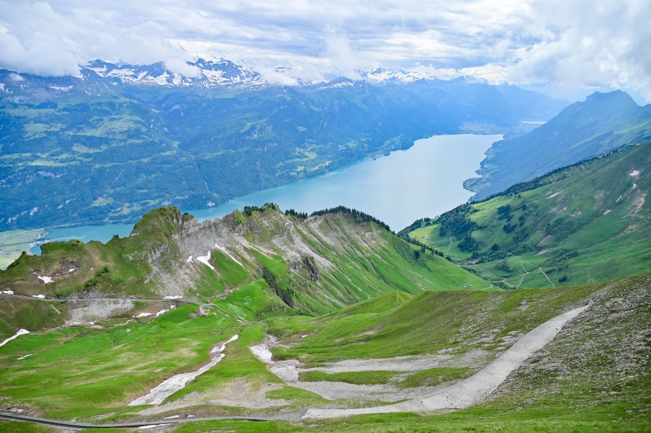 瑞士-布里恩茨-洛特峰