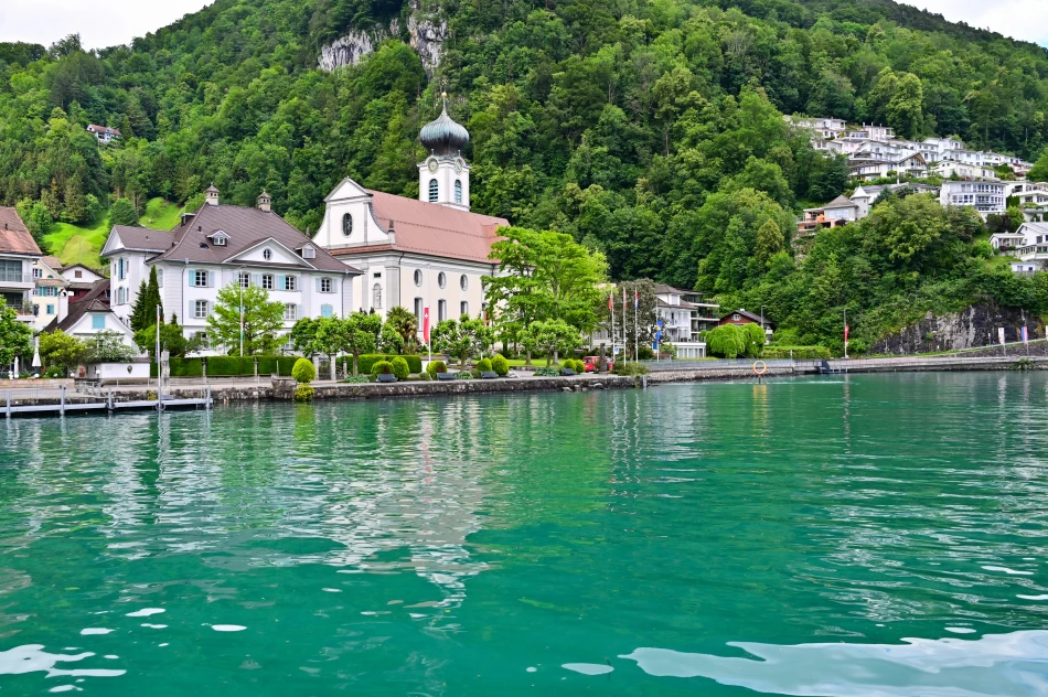 瑞士-琉森湖- Gersau 的教堂：Katholische Pfarrkirche St. Marzellus